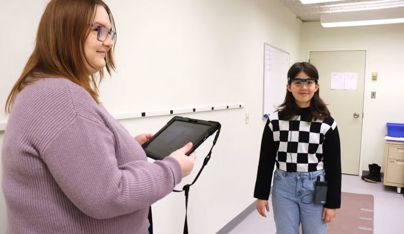 Strabismus research in Krista Kelly's lab