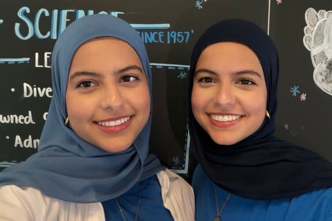 Mawada and Marwa Al-Hammadi 