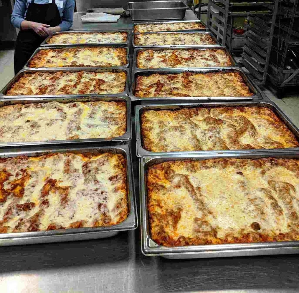 11 baked lasagna trays