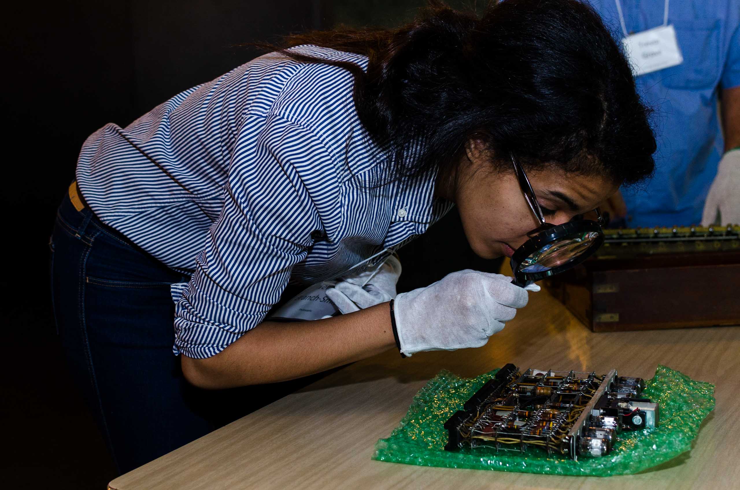 Inspecting things at the UW Computer Museum Collection