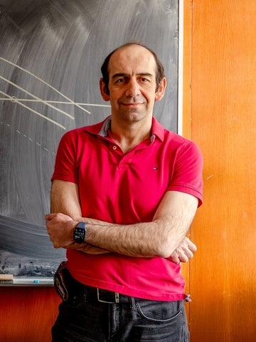 Niayesh Afshordi
