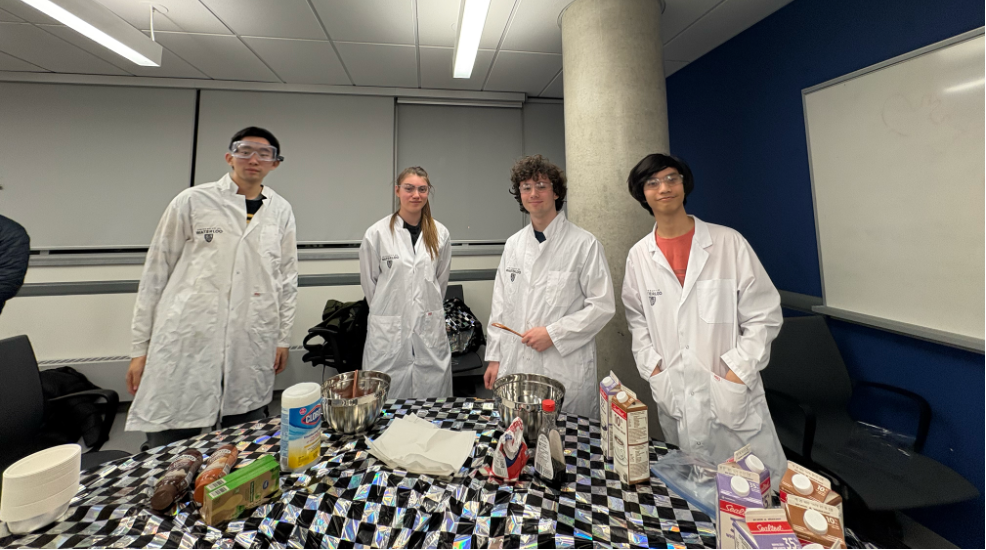 MNS students in the lab