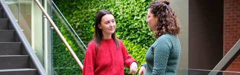 Two people talking in EV3