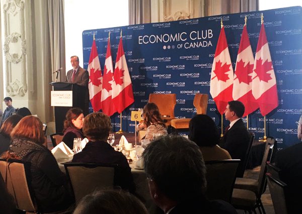 President Hamdullahpur speaking to the Economic Club of Canada in Toronto