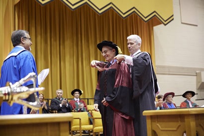 Barry Mazur receives honorary degree at Spring 2016 convocation