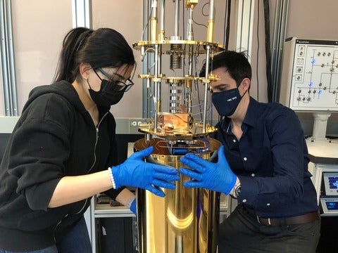 Two researchers in the lab.