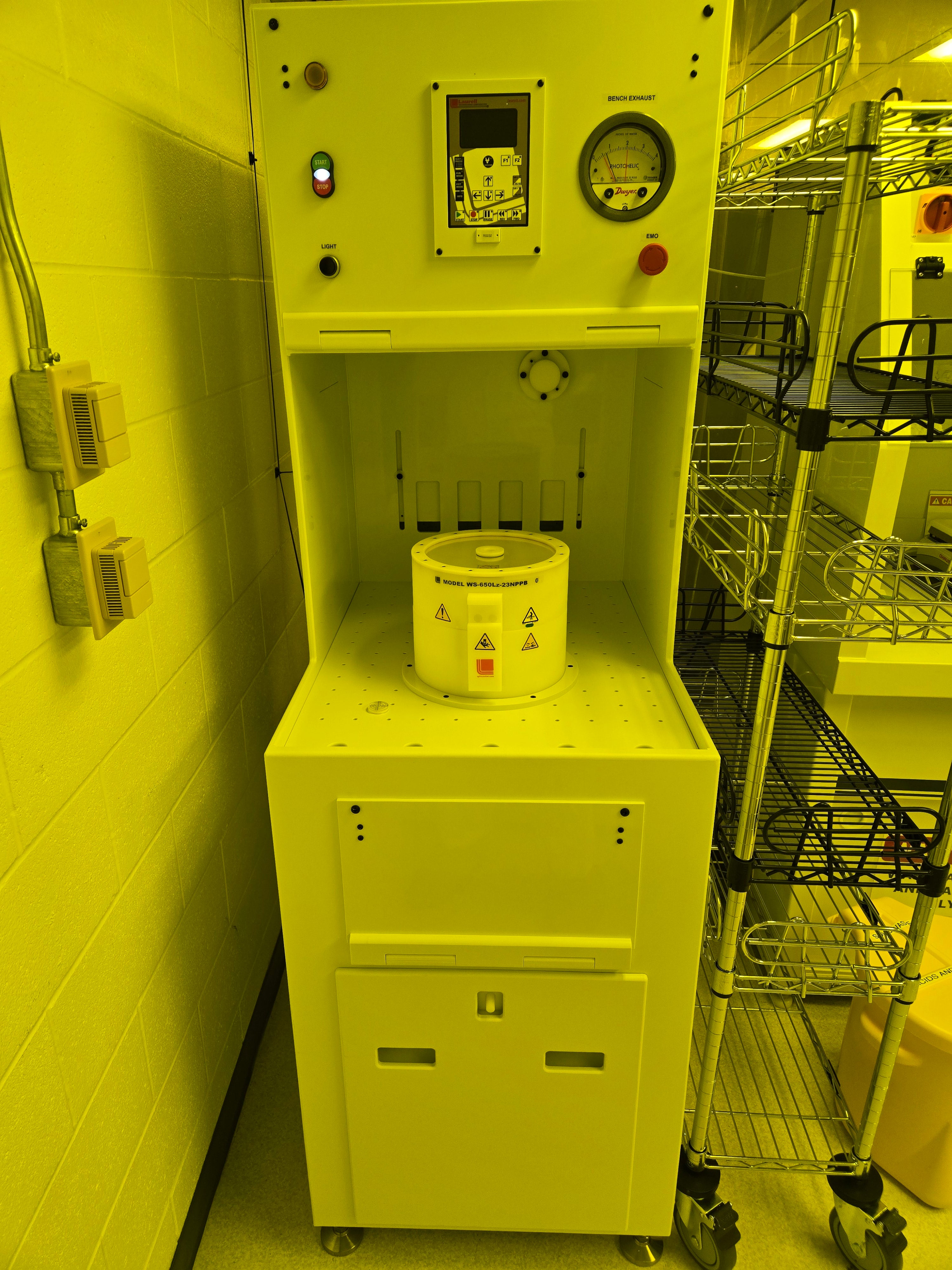 Laurell spin coating station