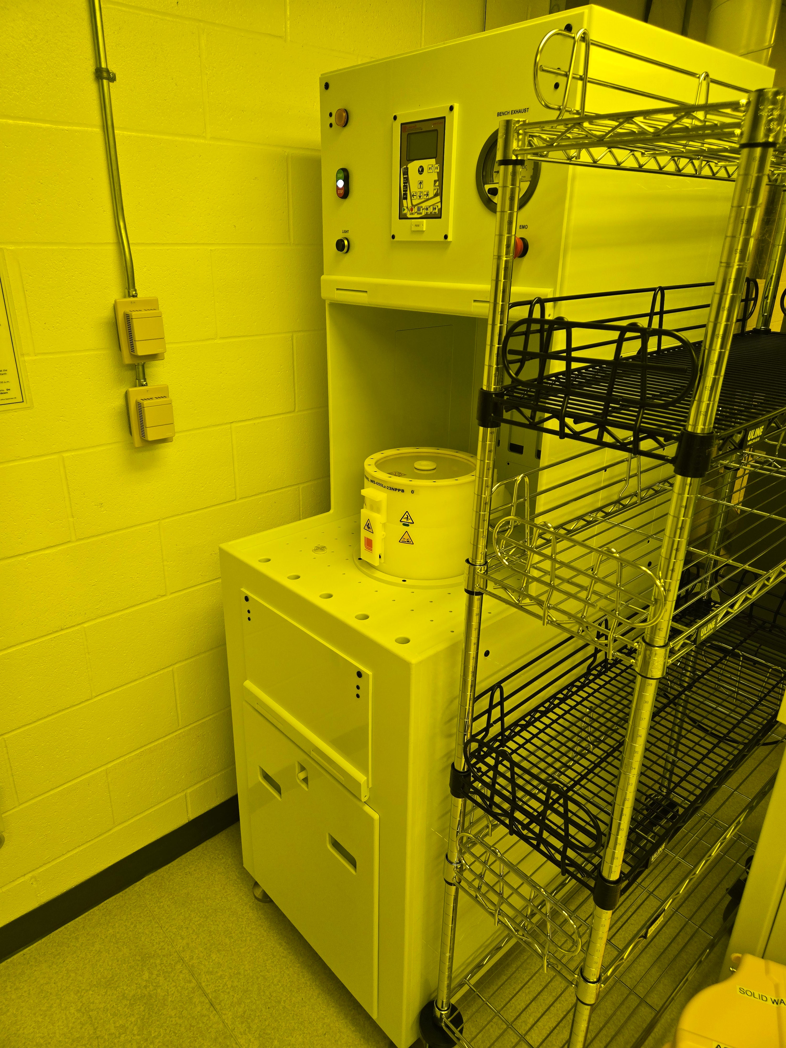Laurell spin coating station