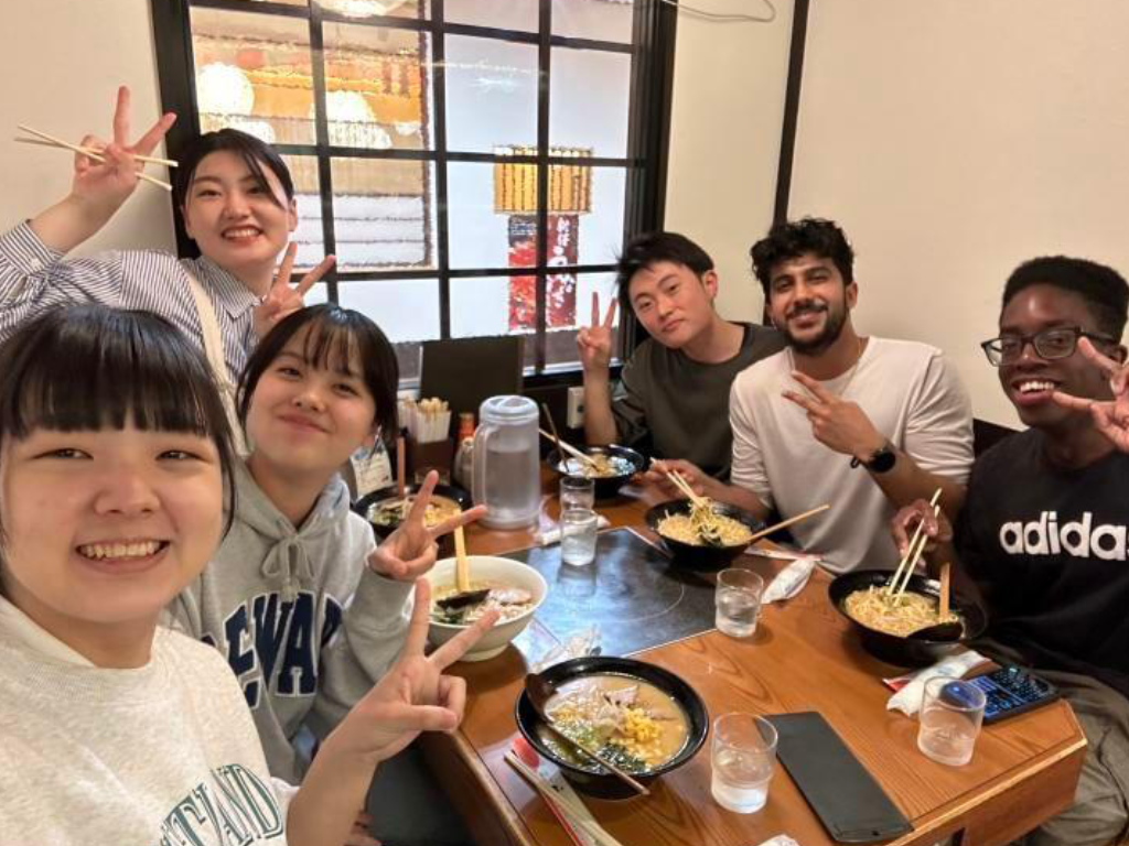 students eating ramen 