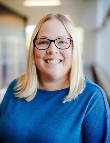 Jennifer Nicholson headshot