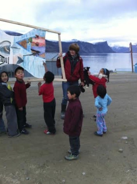 Kaitlyn playing with Inuit children 