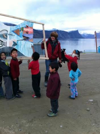 Kaitlyn playing with Inuit children 