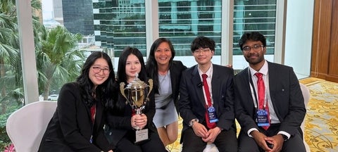 Student team: Quynh-Anh Le, Alicia Wen, Michael Huang and Jei Raman Gnaneswaran, with industry mentor Jeannine LiChong.