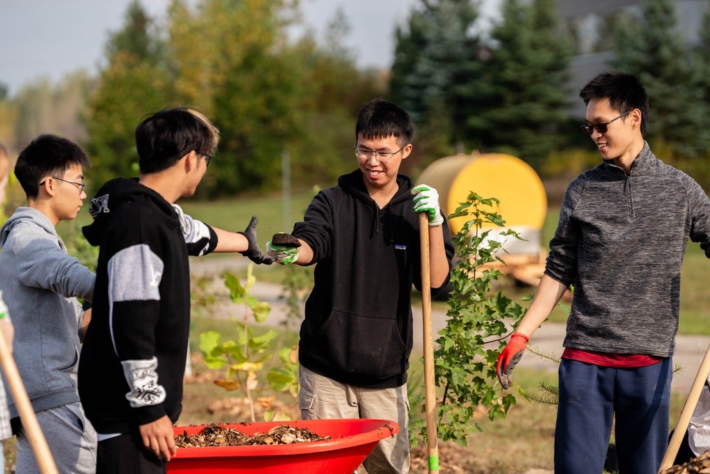 SFM students at the tree planting event