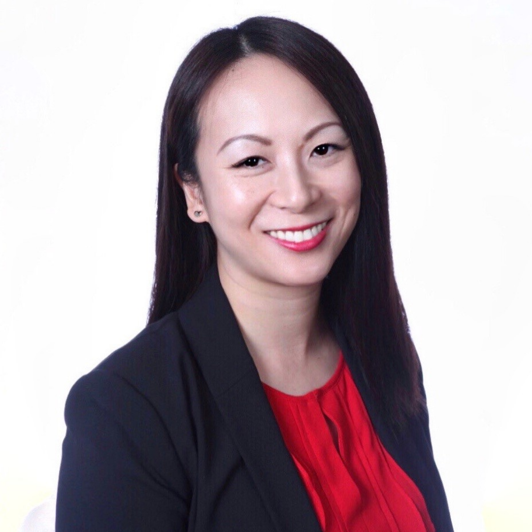 Elaine Lee, BA '03, Senior Manager, Change Management Office, The Alcohol and Gaming Commission of Ontario, and President, UW SAF Alumni Association