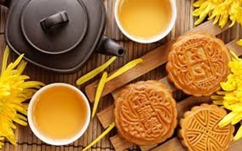 Tea and moon cakes