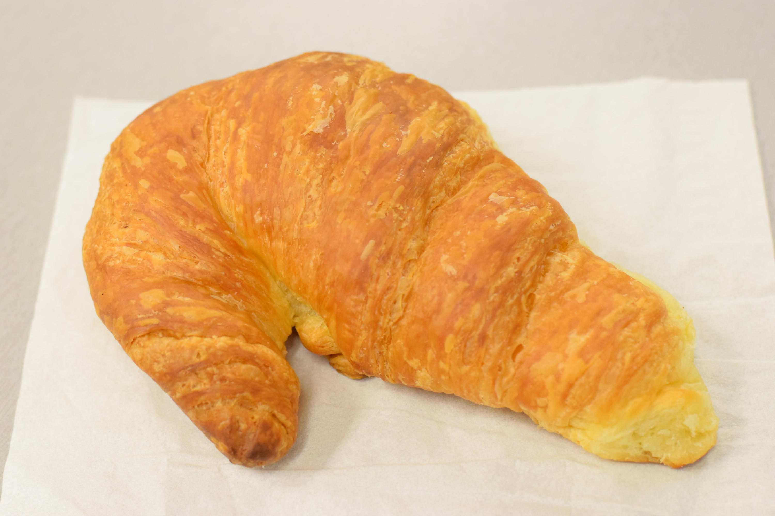 Photo of plain croissant