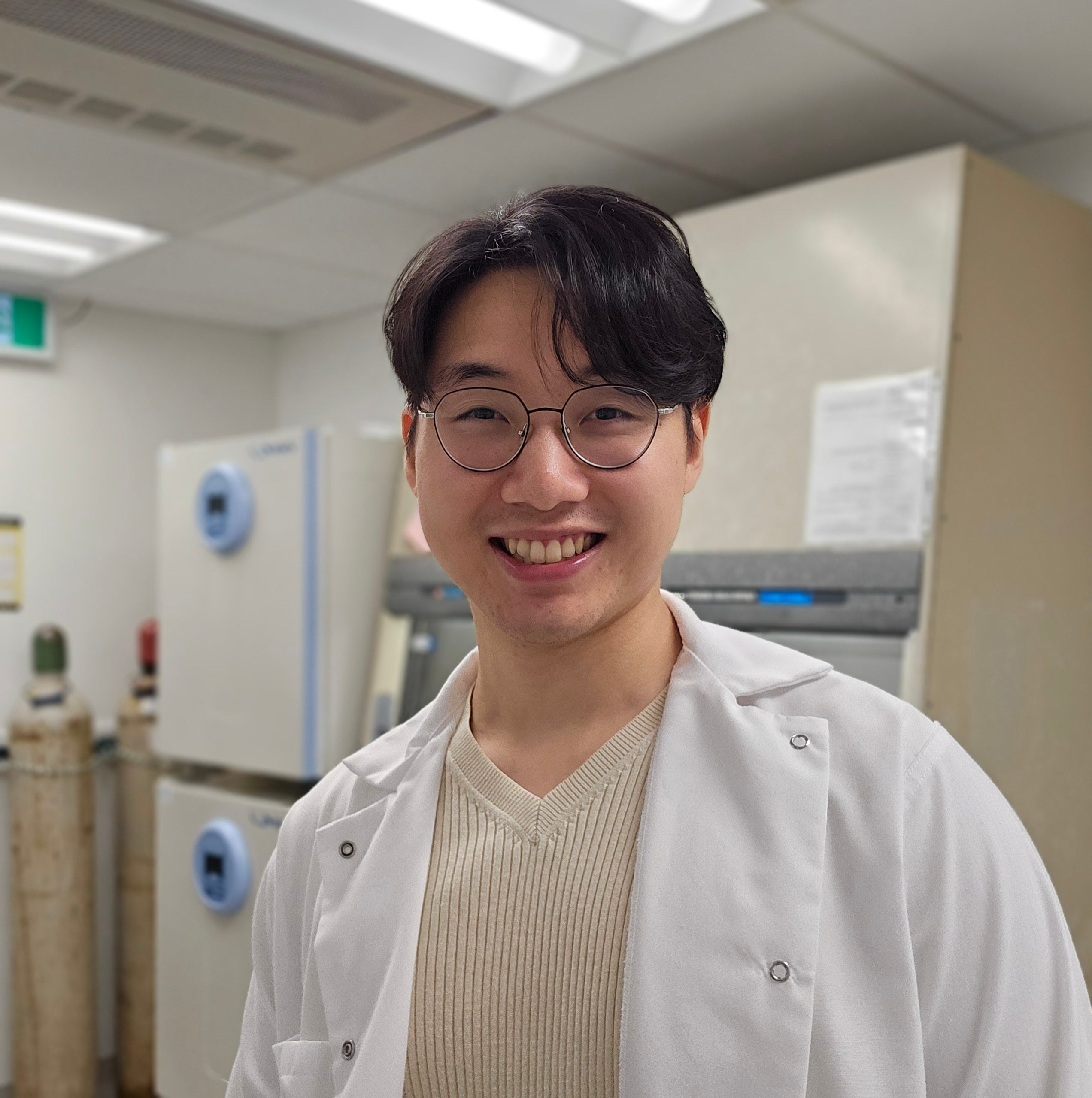 Anthony Dang posing in the lab. 