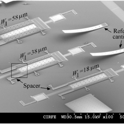 Figure 3: SEM micrographs of the bimorph microactuators fabricated in gold and polysilicon using PolyMUMPs® process