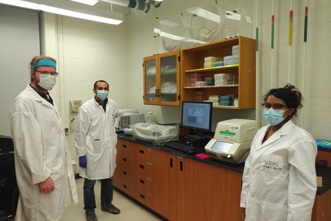 Patrick hadi and Nivetha in the lab