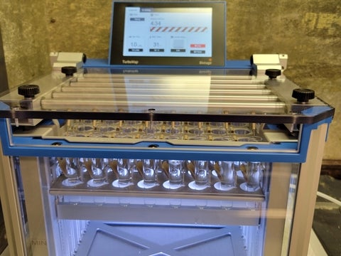 Turbovap nitrogen evaporation