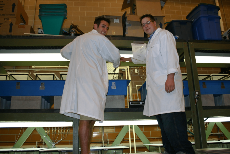 Ungraduates working in the UW Wet Lab (Tice and Brendan)