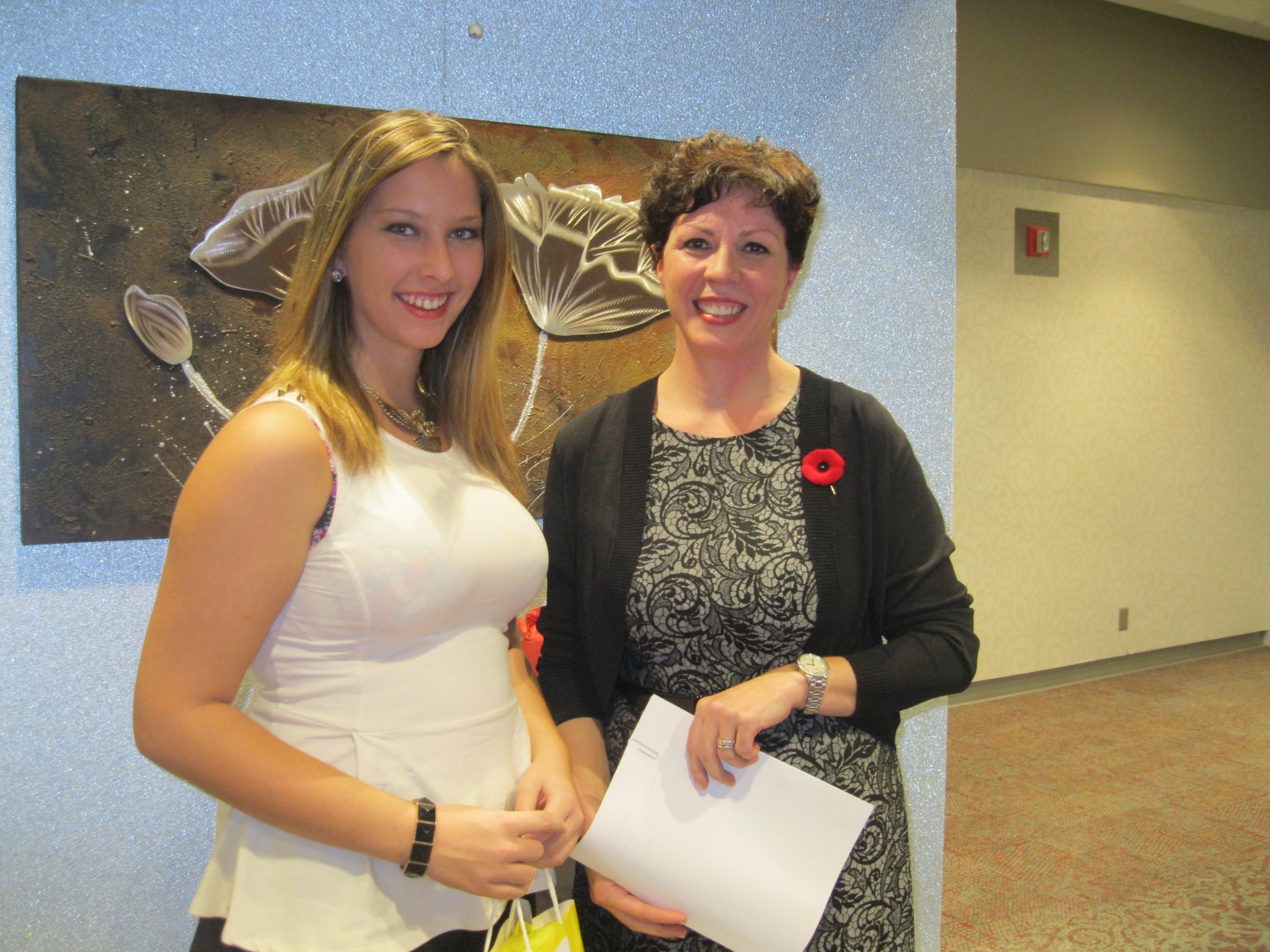 Photo of Bianca Brock presented with the Spanish Embassy Book Prize - Junior Level by Dr. Monica Leoni, Chair
