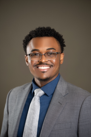 Head shot of Alonzo
