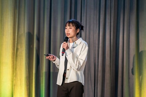 Gooloo co-founder Yuqian Li pitches at the Concept 5K final