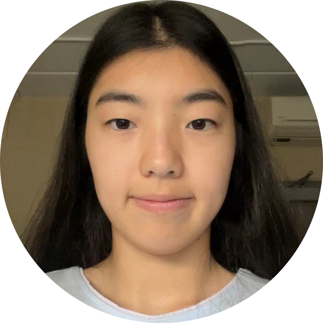 Mona taking a selfie