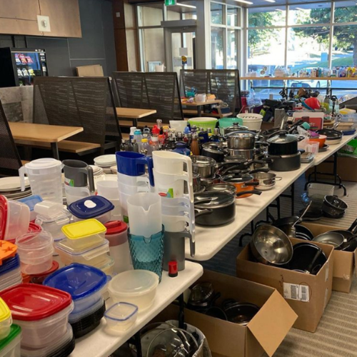 Table with kitchen items