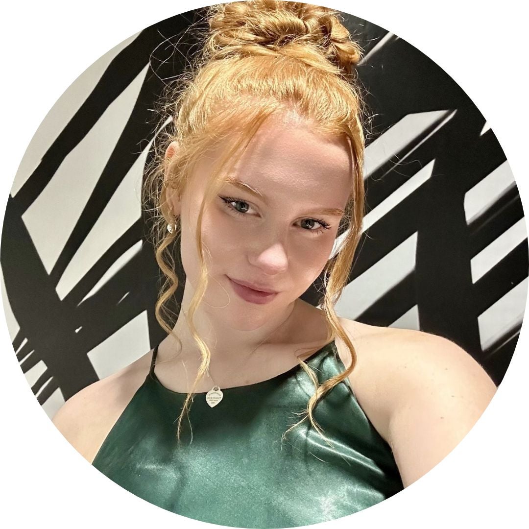 Kylie Headshot