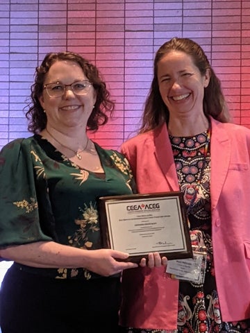 Jenny Howcroft accepting her award with Mary Robinson, associate dean, outreach, equity and diversity with Waterloo Engineering