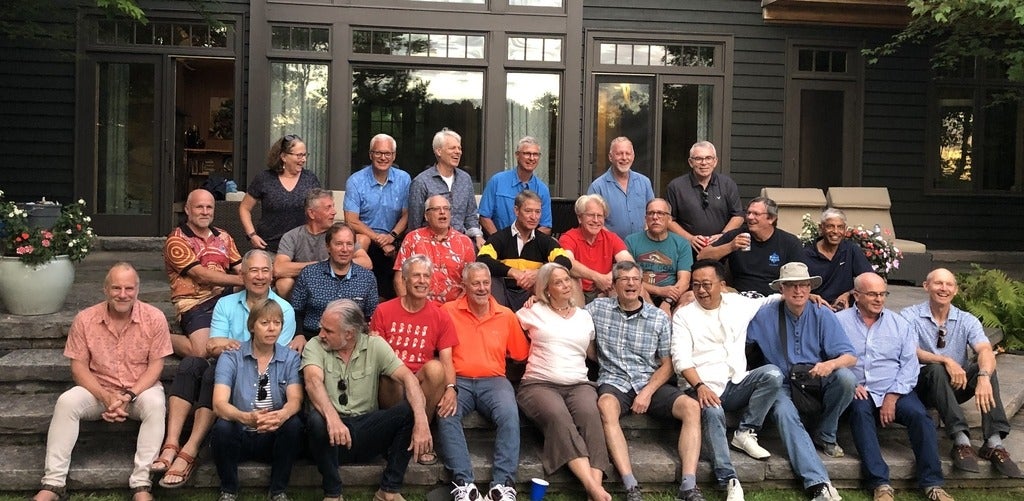 Class photo 40th reunion SYDE