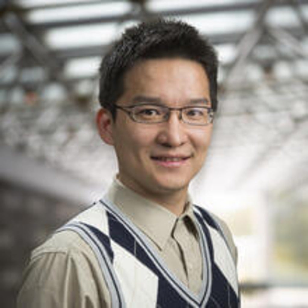 Guo-Xing Miao Headshot