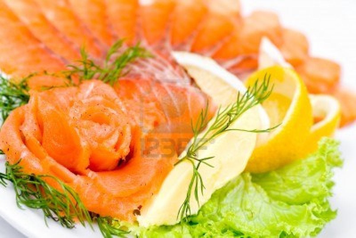 smoked salmon rose with lemon and dill