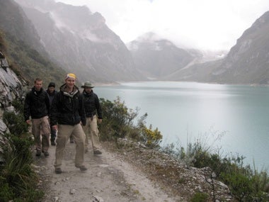 Field trip group at Laguna Paron.