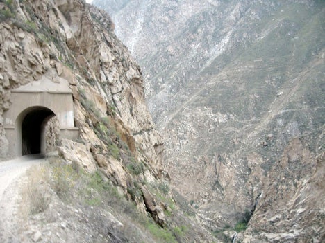 Tunnel and rock slopes along the Canon del Pato road, south of Huallanca