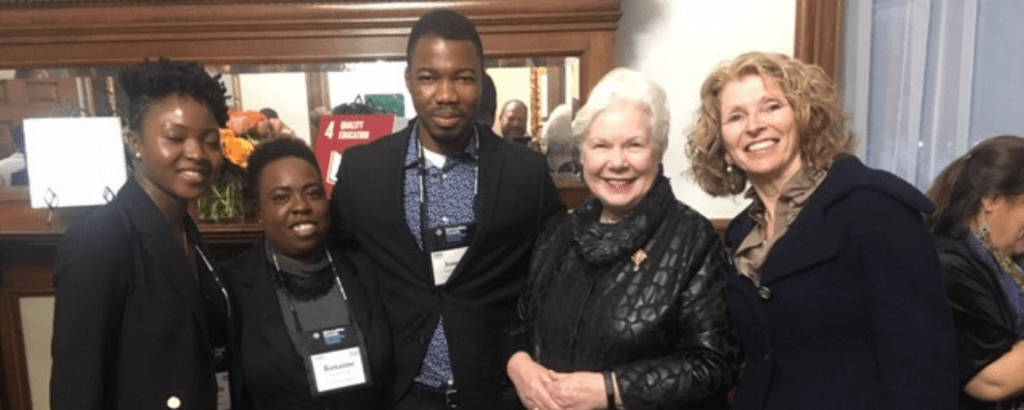 goHelp members and Elizabeth Dodswell