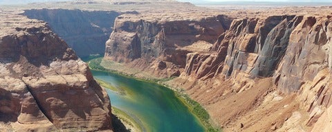 Colorado River horseshoe-bend Image by Hans Braxmeier from Pixabay .jpg