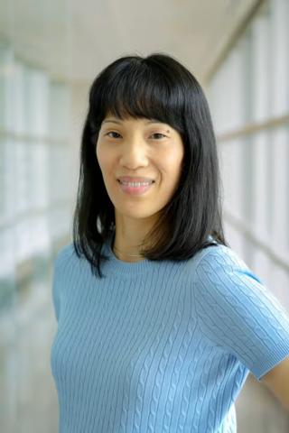 Stephanie Wong headshot