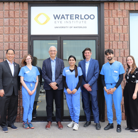 Steven Haifawi with optometry students and Drs Stanley Woo and Ben Thompson